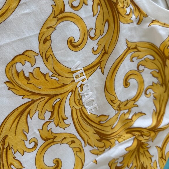 Versace Leafy Baroque Cotton Jersey T-Shirt Yellow Large 1019460 NWT $625 - Picture 4 of 9